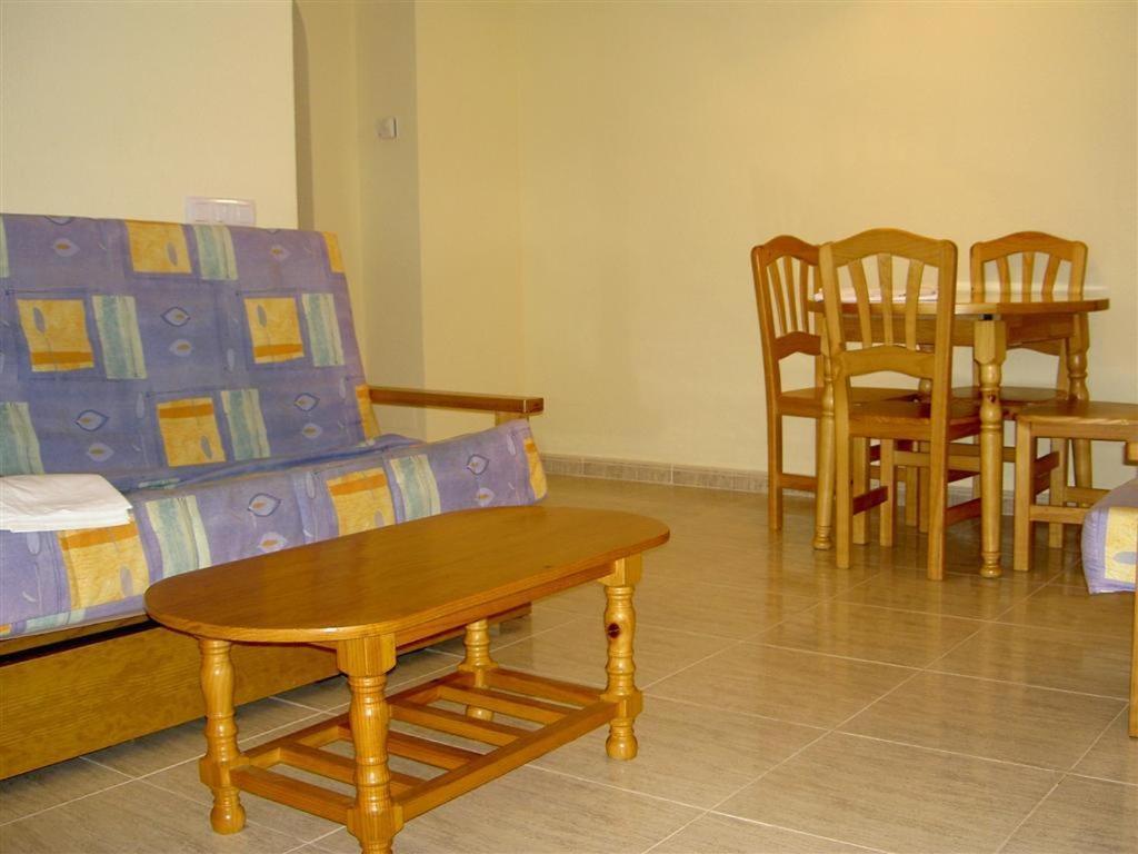 Apartamentos Turisticos Puerto Tomas Maestre Ла-Манга-дель-Мар-Менор Номер фото