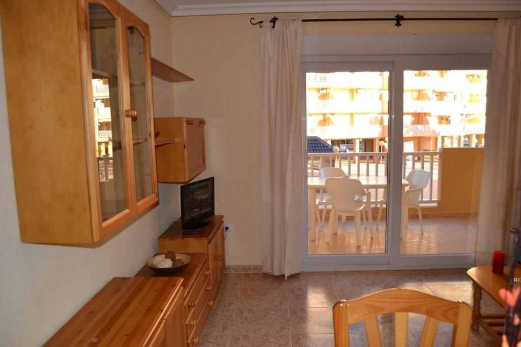 Apartamentos Turisticos Puerto Tomas Maestre Ла-Манга-дель-Мар-Менор Номер фото