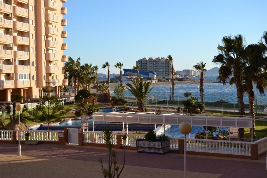 Apartamentos Turisticos Puerto Tomas Maestre Ла-Манга-дель-Мар-Менор Екстер'єр фото