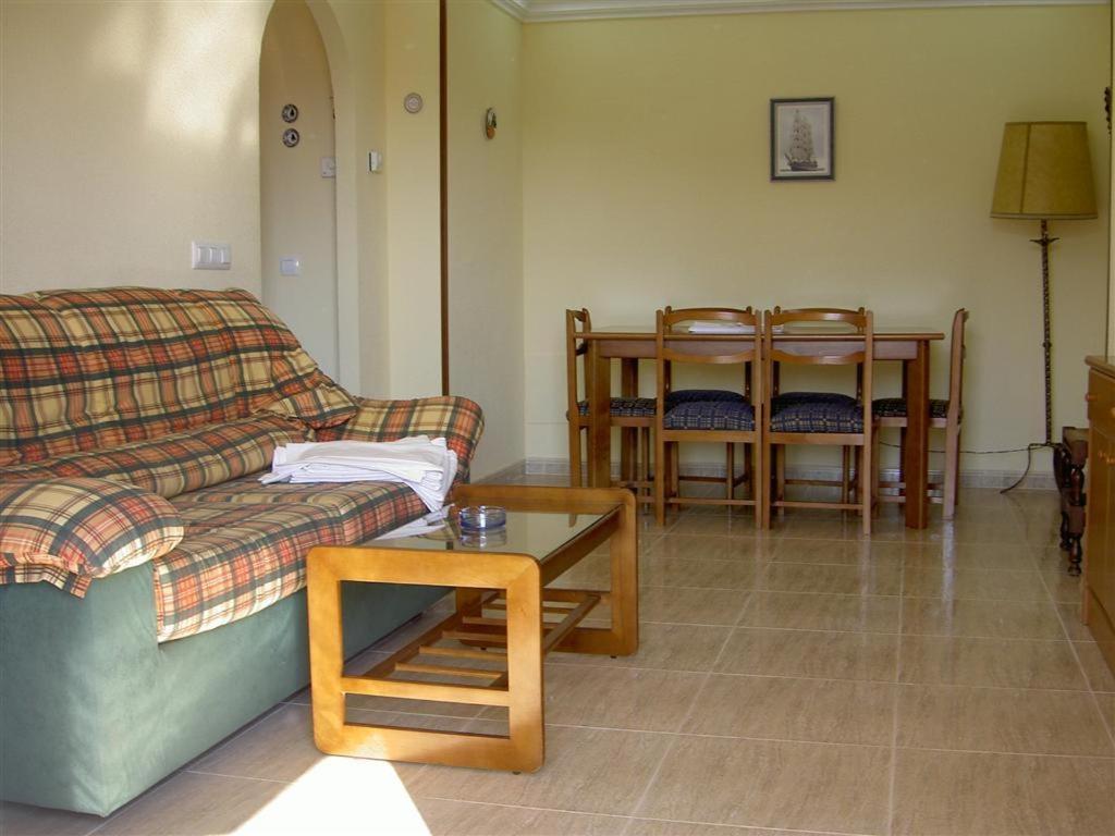 Apartamentos Turisticos Puerto Tomas Maestre Ла-Манга-дель-Мар-Менор Екстер'єр фото